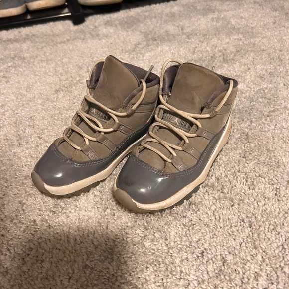 Jordan 11 Retro ‘Cool Gray’ - Picture 2 of 4